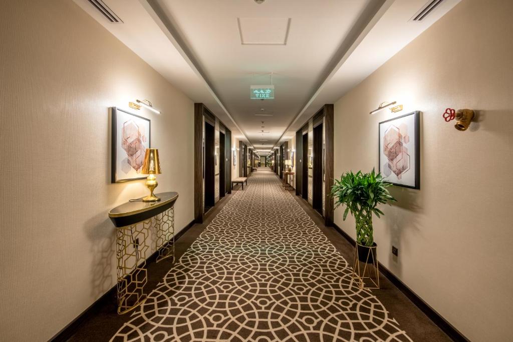 Nivel Hotel