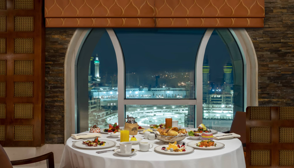 مطعم الشرق
