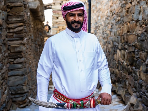 استكشاف جبل شدا وقرية الضعين التاريخية