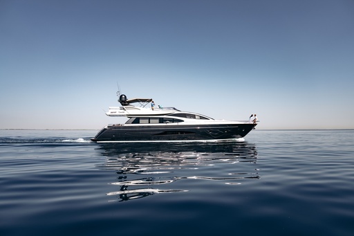 [D1071370] Luxury Charter Yacht