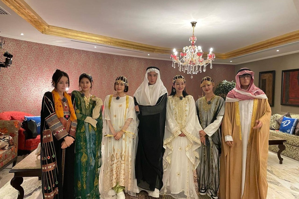 Enjoy an Authentic Cooking Experience and Wear Traditional Clothing