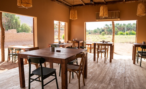 [D107048] Pink Camel Restaurant